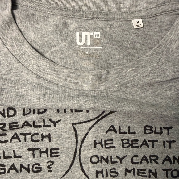 Uniqlo X Disney Mickey Mouse Minnie Mouse Comic Strip T-Shirt Size Medium - Picture 2 of 4